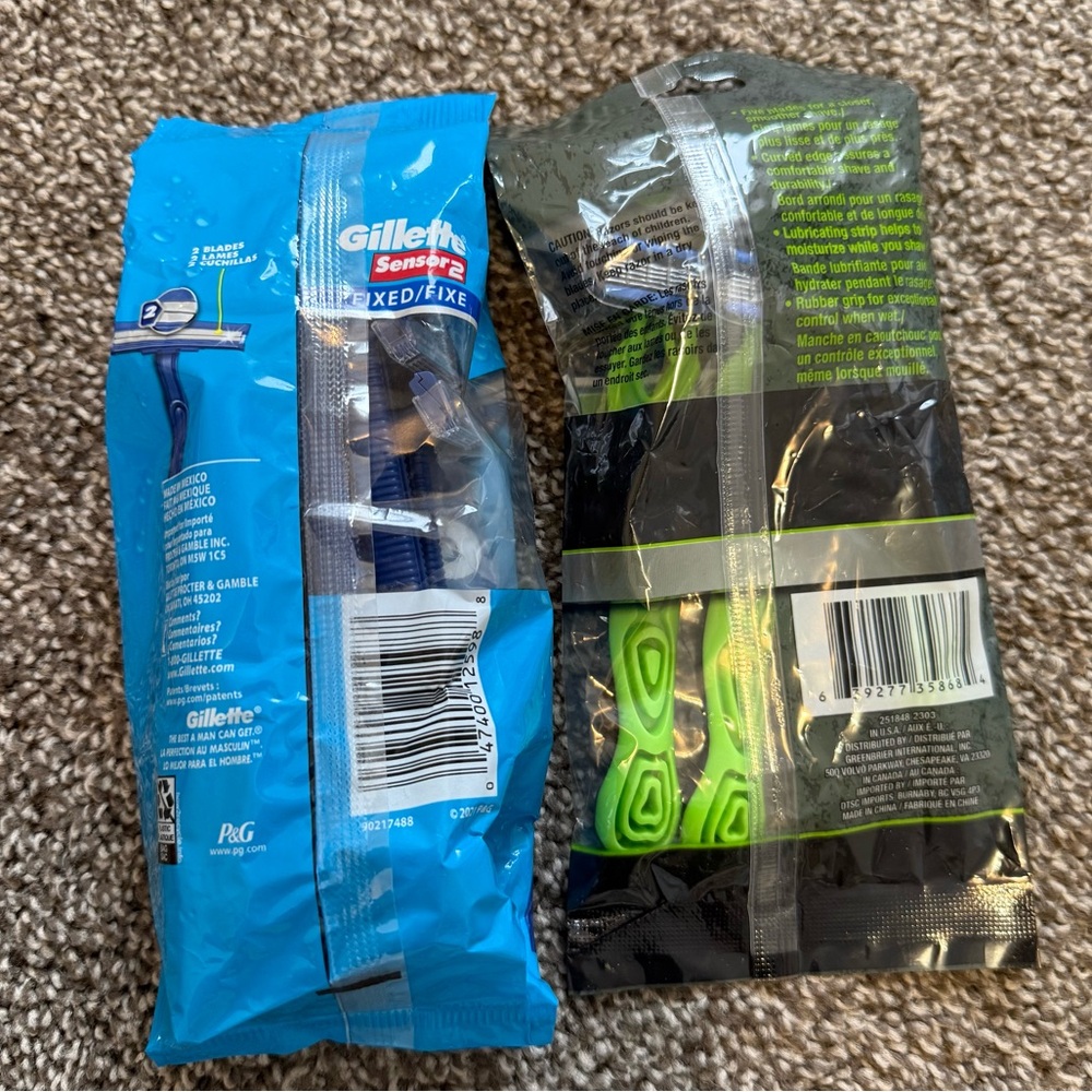 Gillette / Assured Men Razors - Picture 2 of 2